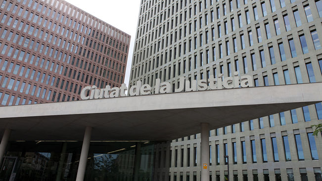 Les pràctiques de Desokupa arriben a judici per amenaces i coaccions